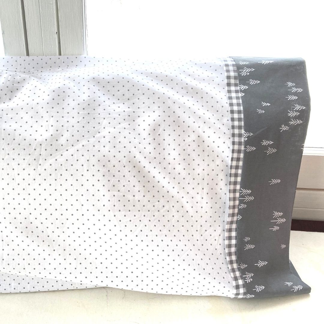 Learn to Sew a Pillowcase with Contrast Cuff and Trim